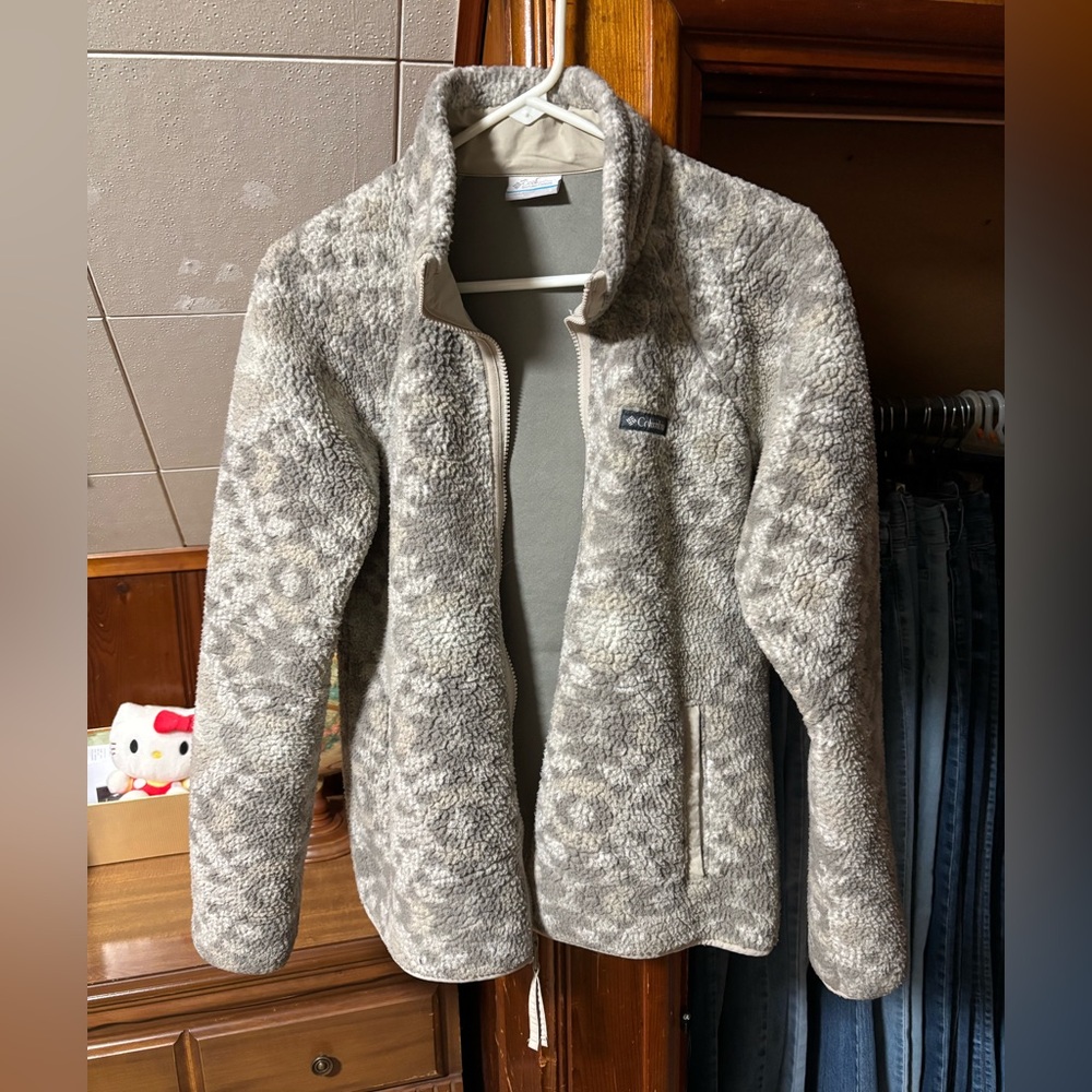 Woman’s Columbia Fleece Jacket